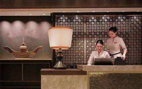 星級酒店與經(jīng)濟型酒店的定位與發(fā)展方向?qū)Ρ确治?>
</div>
<div   id=